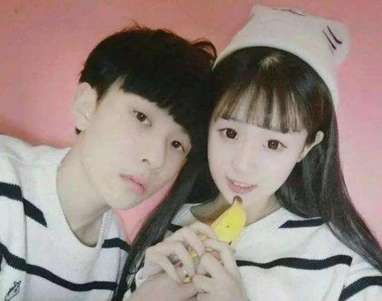 �й���ɵ�ӣ�һ���ڶ�����һ���ڿ���