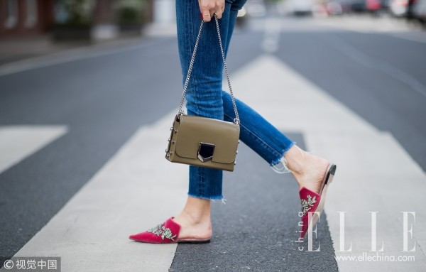 ���������ӵ�ѥ�ӣ�һ������ֵ�ļ�ͷЬ���ˣ�