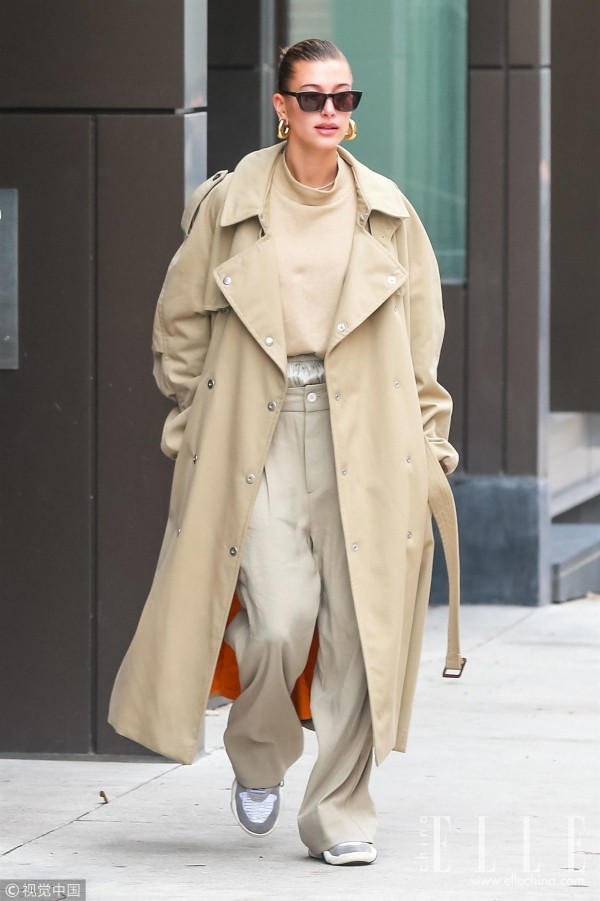 ����Ů���ı�־���߼�����ɫ���